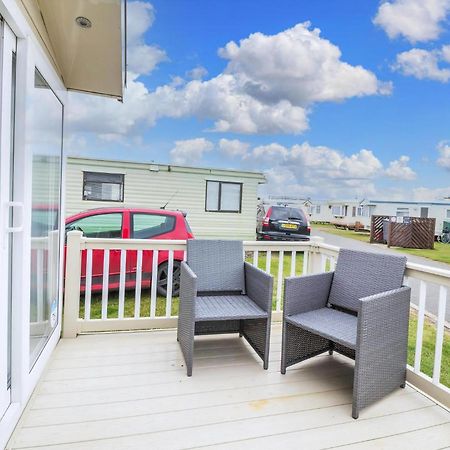 Beautiful 6 Berth Caravan By The Beach In Suffolk Ref 40076Nd 로웨스터프 외부 사진