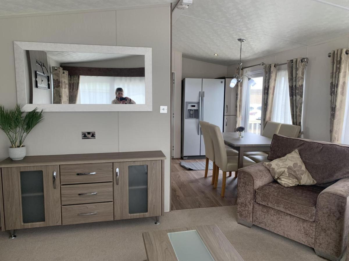 Beautiful 6 Berth Caravan By The Beach In Suffolk Ref 40076Nd 로웨스터프 외부 사진