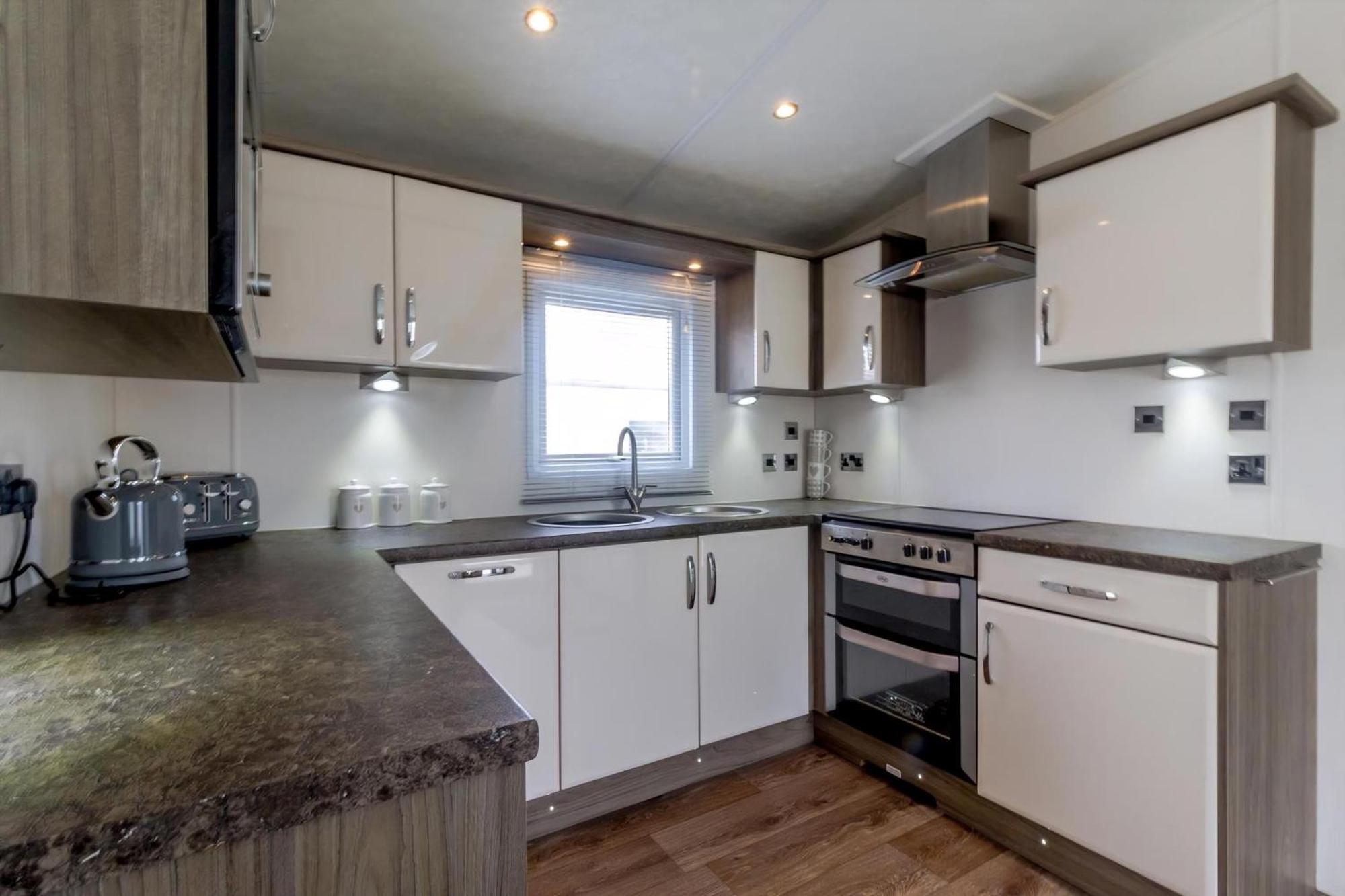 Beautiful 6 Berth Caravan By The Beach In Suffolk Ref 40076Nd 로웨스터프 외부 사진
