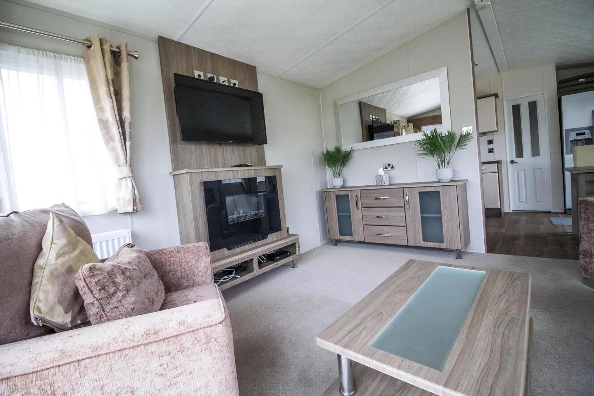 Beautiful 6 Berth Caravan By The Beach In Suffolk Ref 40076Nd 로웨스터프 외부 사진